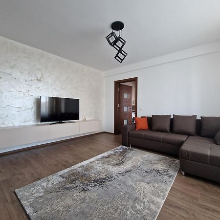 Downtown Apartment Ramnicu Valcea Luaran gambar