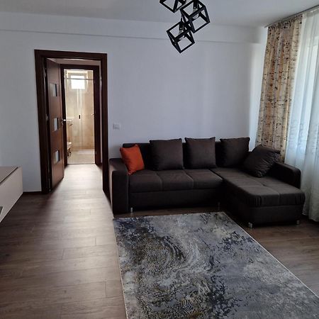 Downtown Apartment Ramnicu Valcea Luaran gambar