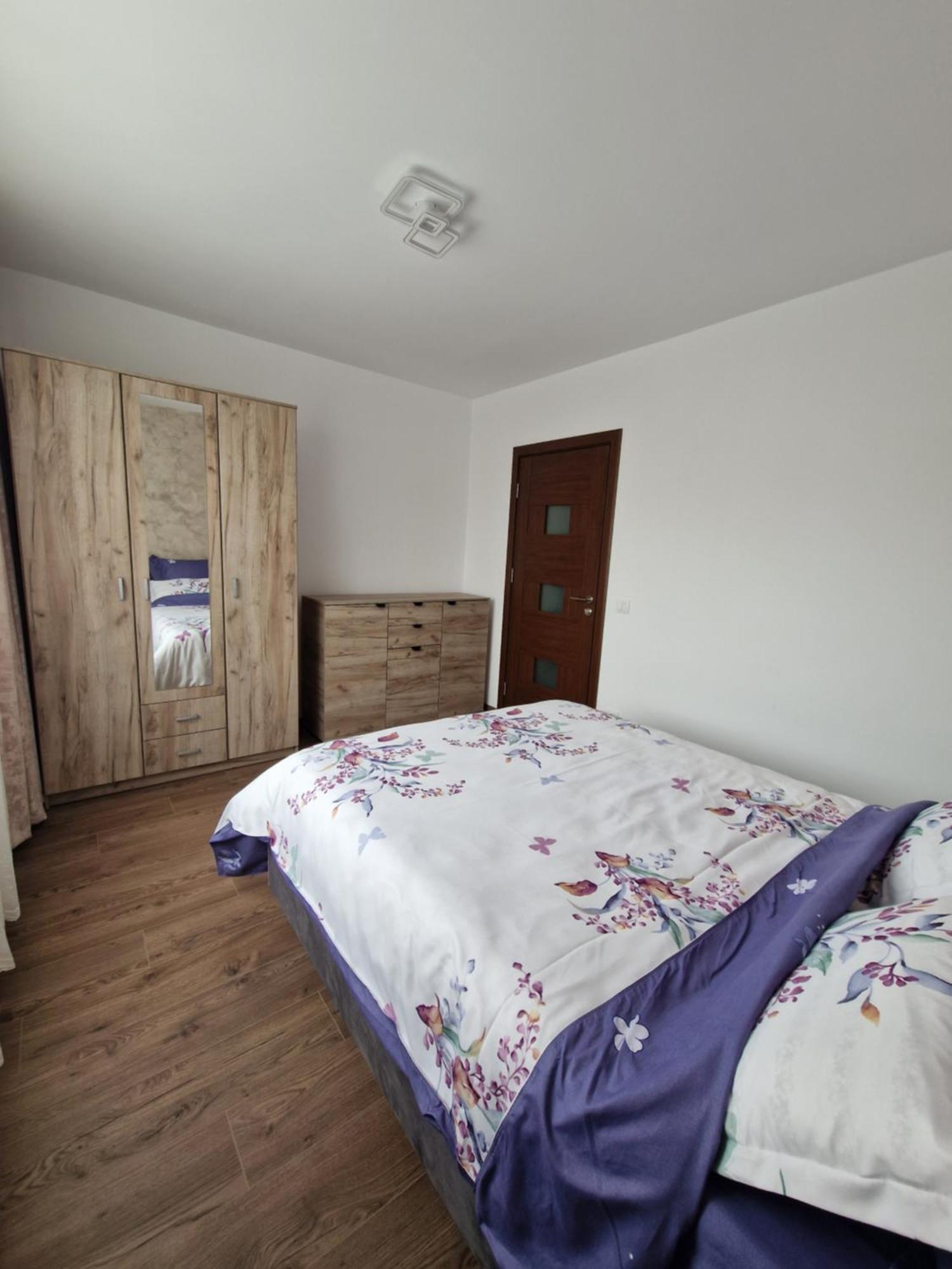 Downtown Apartment Ramnicu Valcea Luaran gambar