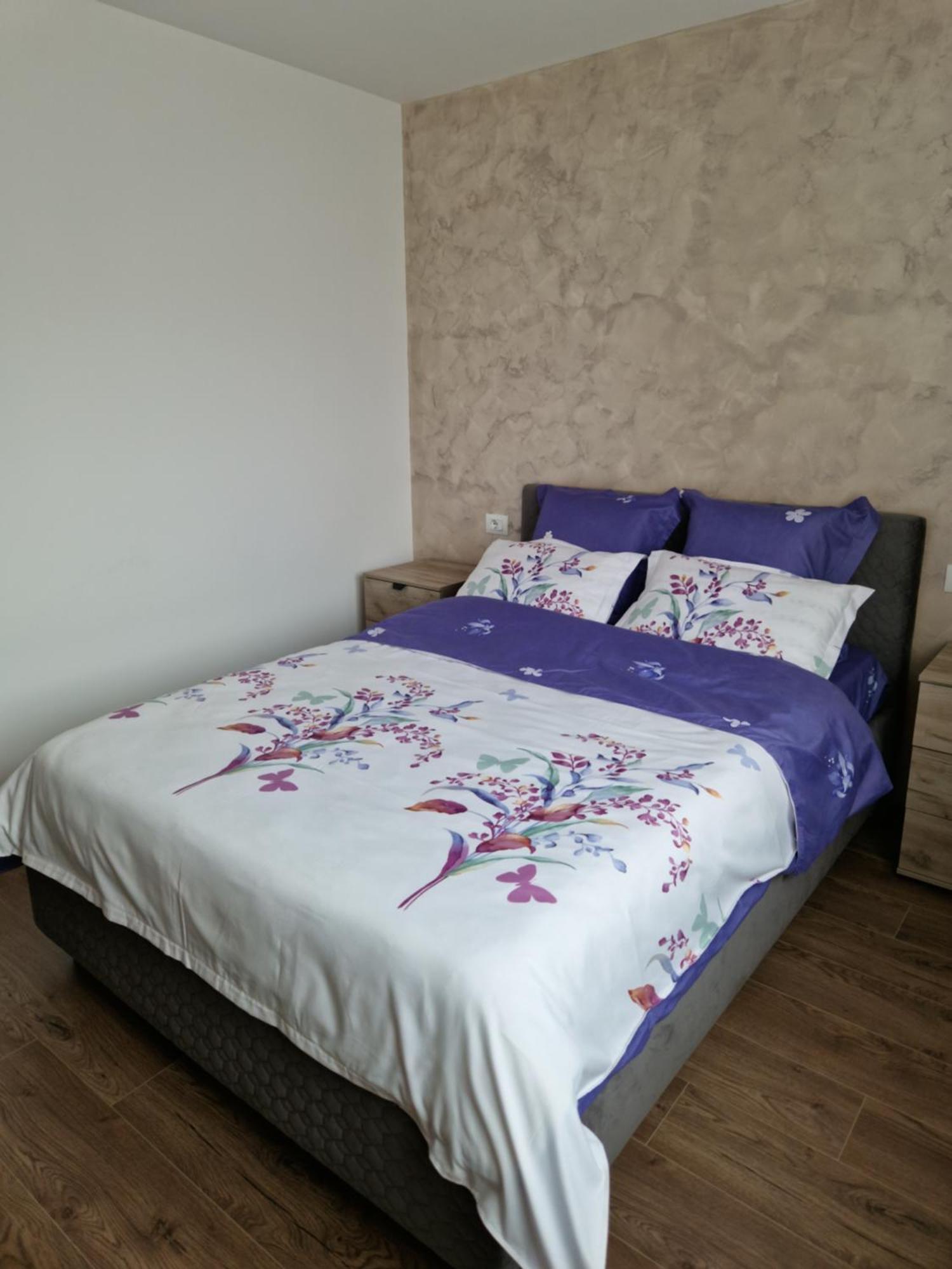Downtown Apartment Ramnicu Valcea Luaran gambar