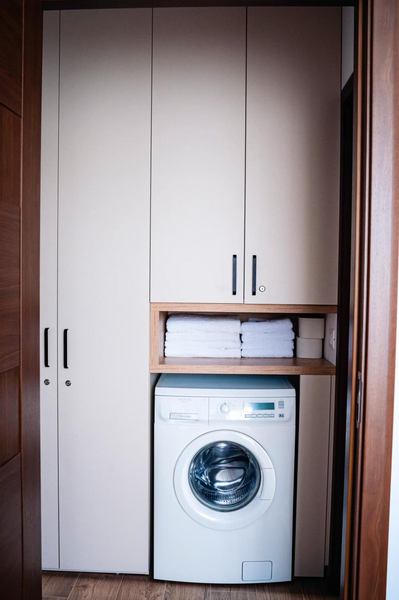 Downtown Apartment Ramnicu Valcea Luaran gambar