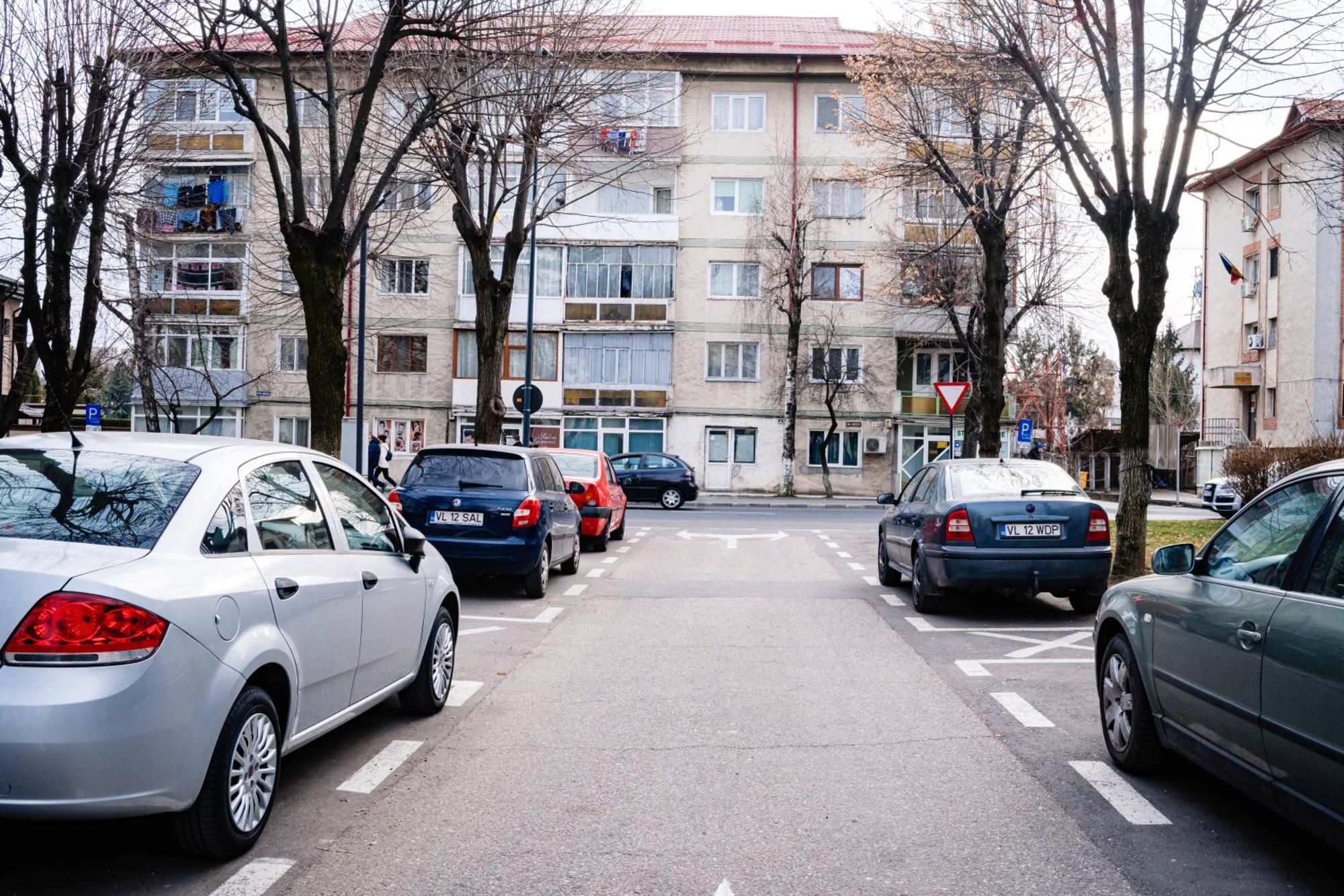 Downtown Apartment Ramnicu Valcea Luaran gambar