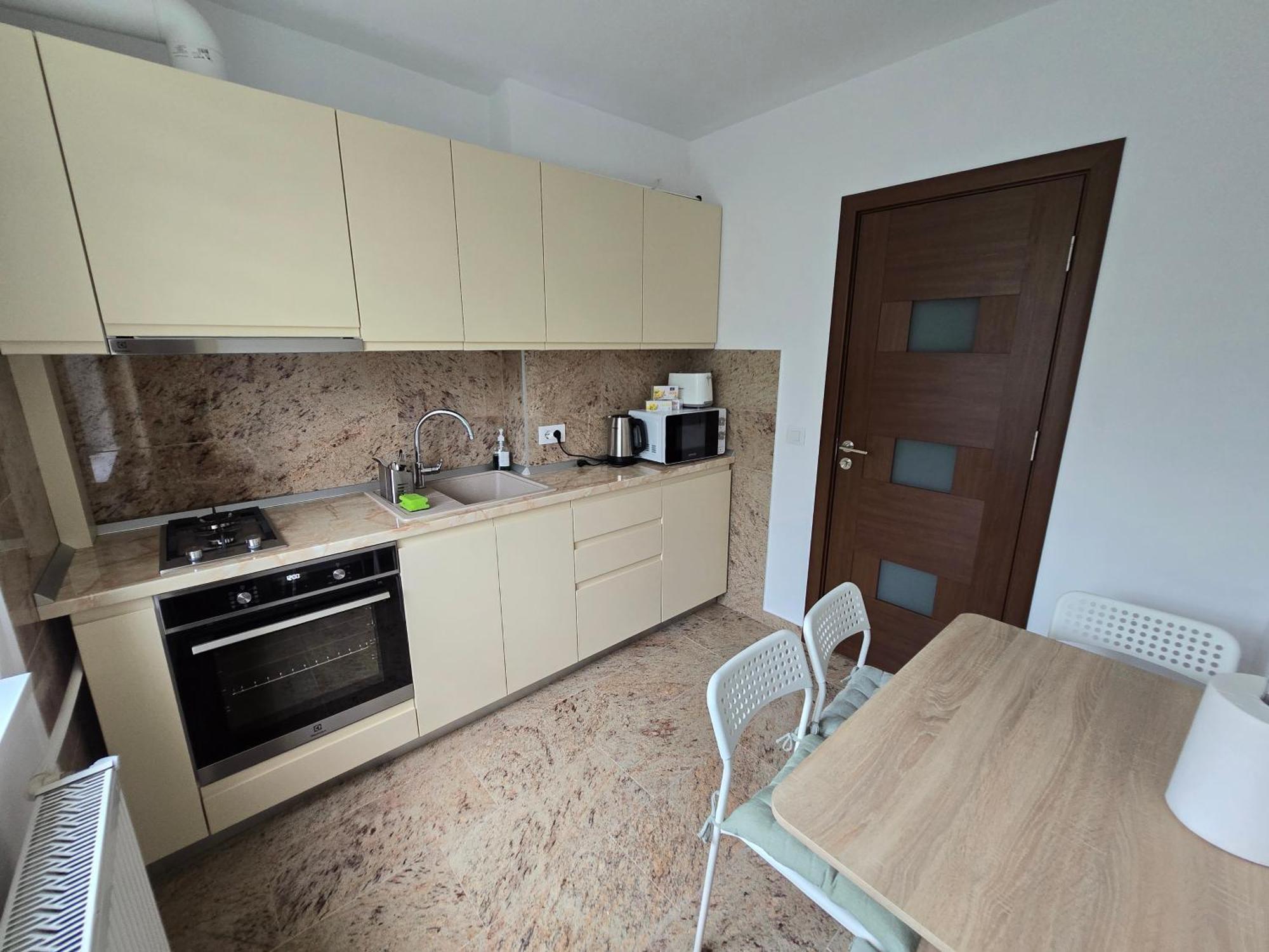 Downtown Apartment Ramnicu Valcea Luaran gambar